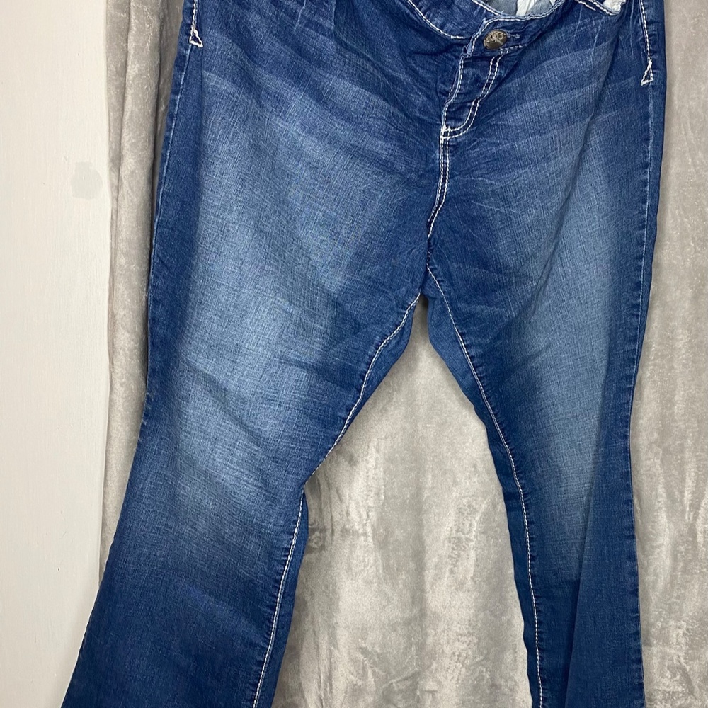 Maurices Jeans - Picture 2 of 5